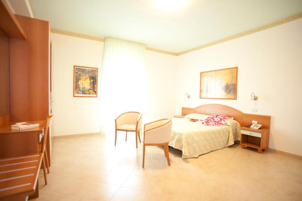 Oasiclub Hotel Vieste Habitación foto