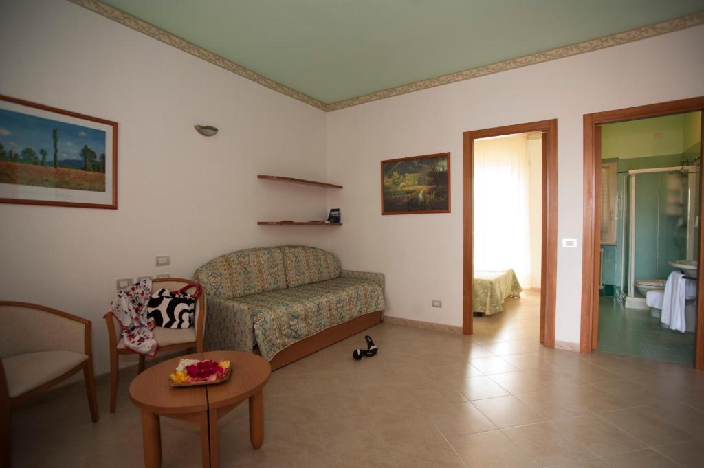 Oasiclub Hotel Vieste Habitación foto